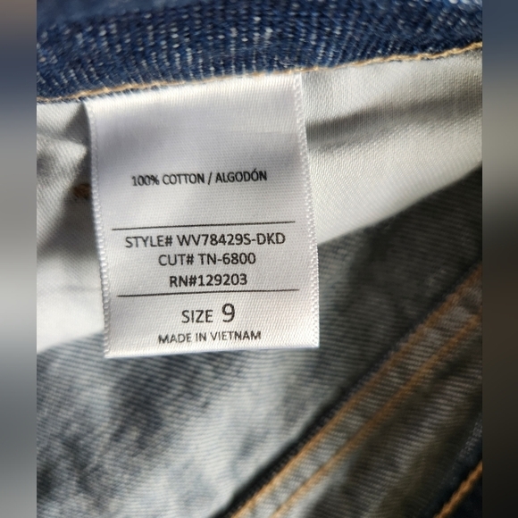 Cello Brand Colorblock Styled Distressed Denim/ Crop Jeans Women's Size 9 - Picture 8 of 11